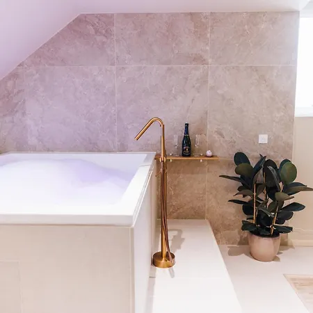 Eden - Luxe, Balneo & Sauna Le Mans