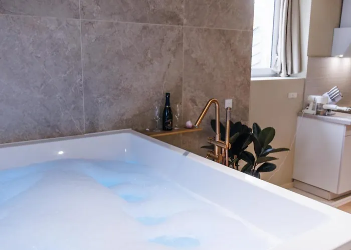 Eden - Luxe, Balneo & Sauna * Le Mans