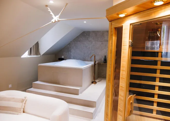 Eden - Luxe, Balneo & Sauna شقة