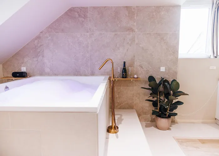 Eden - Luxe, Balneo & Sauna Le Mans